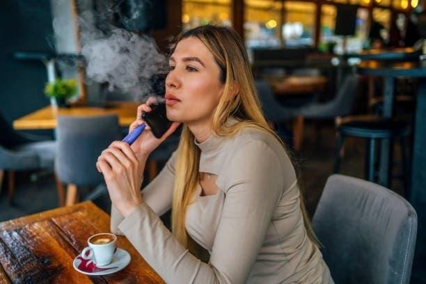 Guía 2025 para elegir e-cigaretta y accesorios para cigarrillos electronicos con consejos de compra y mantenimiento
