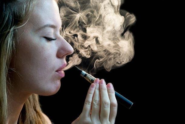 E Cigs y la verdad sobre cigarrillos electronicos enfermedad, análisis actual y por qué E Cigs divide a los expertos