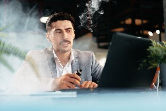 Elektromos Cigi y los cigarrillos electronicos perjuicios más importantes que debes conocer antes de vapear
