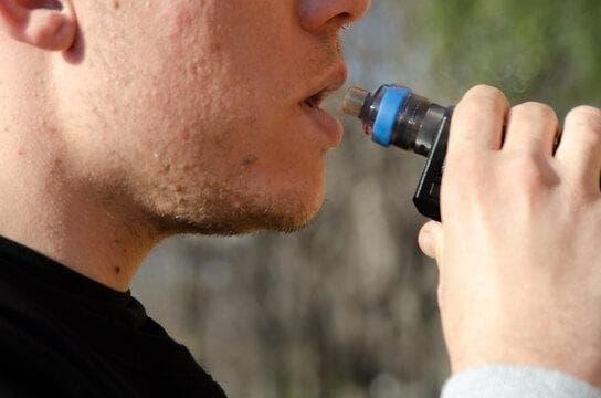 Análisis reciente de elektronická cigareta y cigarrillos electronicos investigacion con implicaciones para la salud regulaciones y tendencias emergentes