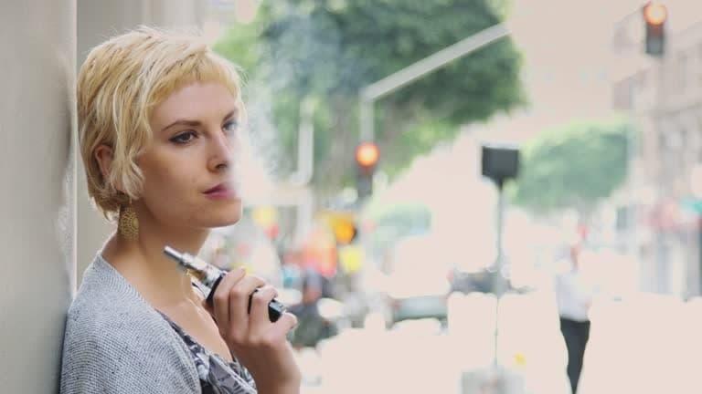 Descubre puff y cigarrillos electronicos hqs para una experiencia moderna con <a href=