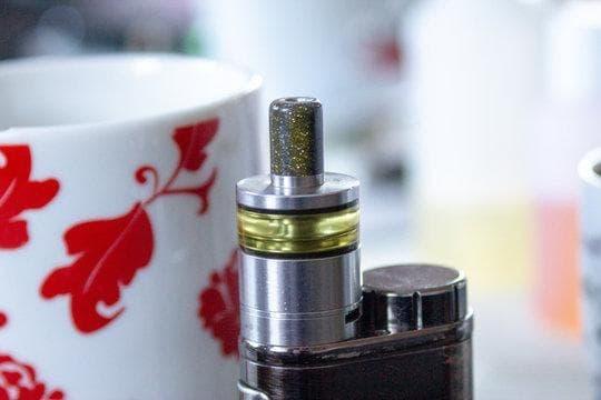Análisis actualizado de Jednorázové e-cigarety y cigarrillos electronicos ley uso para consumidores y comercios