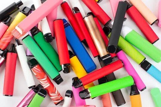 Jednorázová E-cigareta guía práctica para elegir y comparar cigarrillos electronicos ego aio con reseñas y consejos
